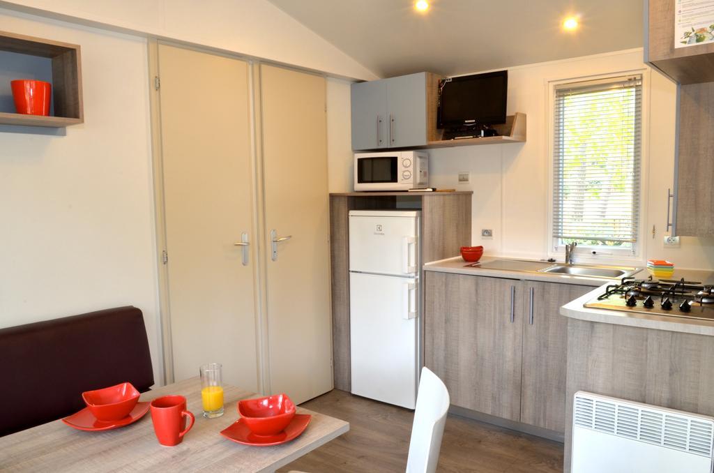 Camping Le Clos Des Pins Longeville-sur-Mer Eksteriør billede