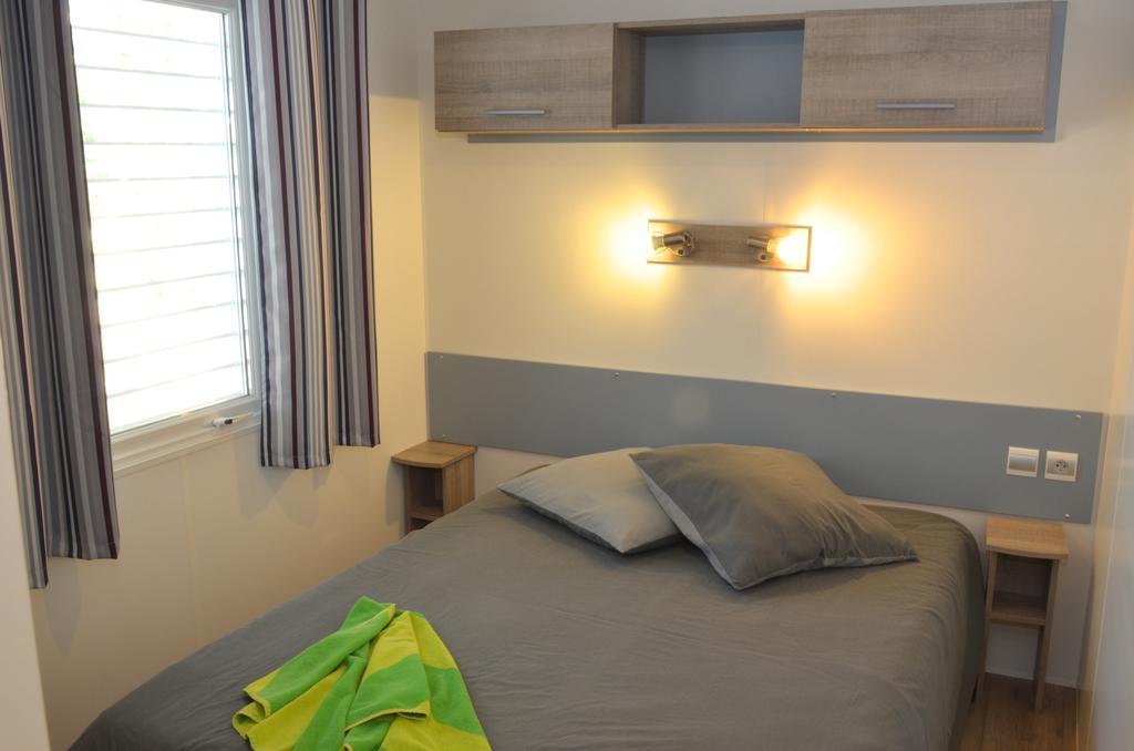Camping Le Clos Des Pins Longeville-sur-Mer Eksteriør billede
